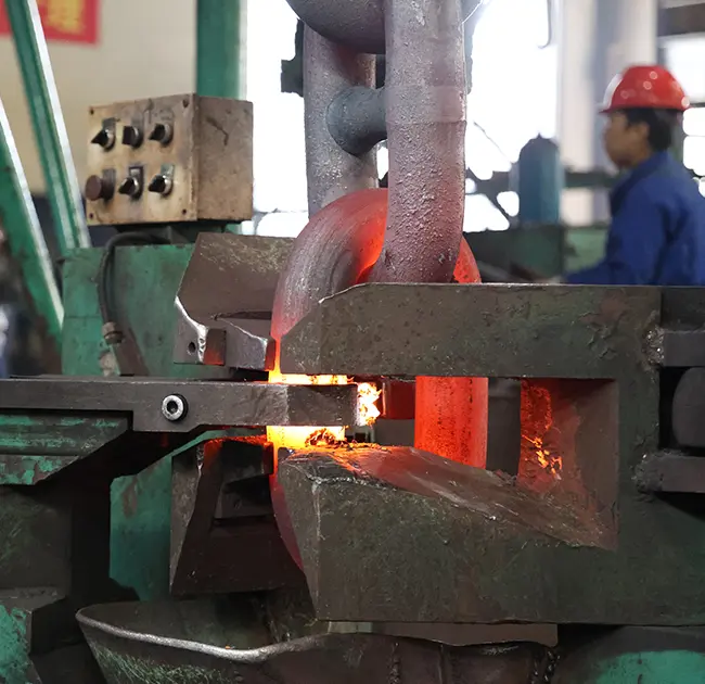 «Стальная связь» защищает развитие темно -синей энергии